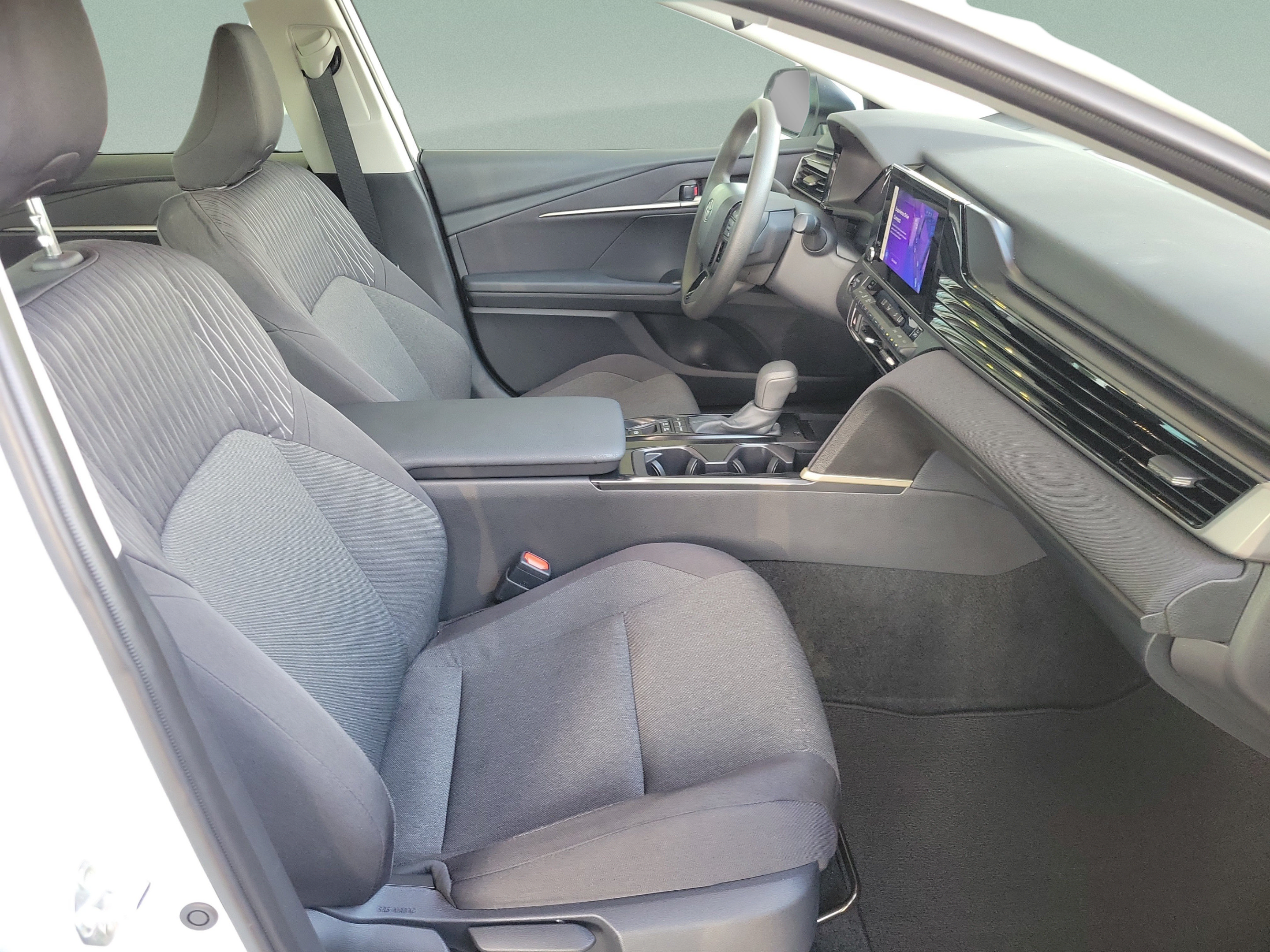 Used 2026 Toyota Camry LE FWD image 31