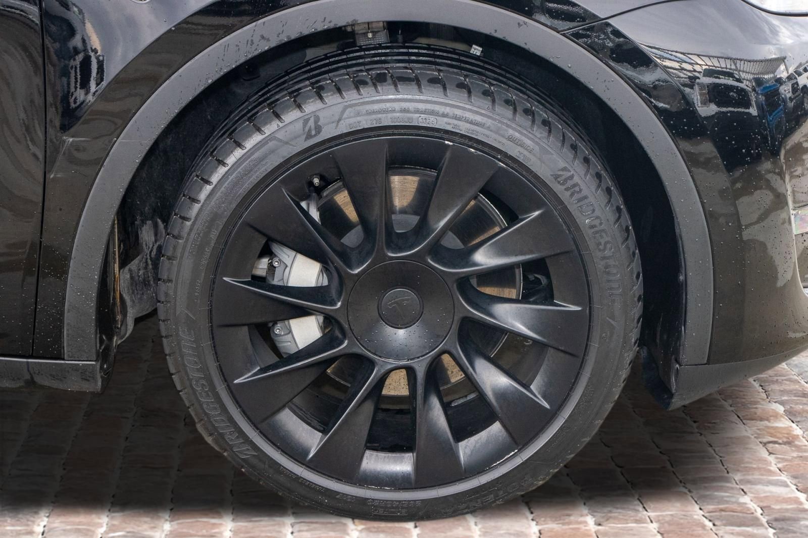 Used 2024 Tesla Model Y Long Range image 34