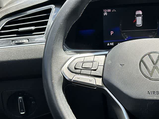 Used 2022 Volkswagen Tiguan SE AWD/4WD image 9