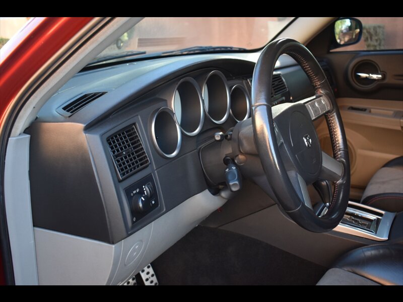 Used 2006 Dodge Magnum SRT8 w/ SRT Option Group I RWD image 13