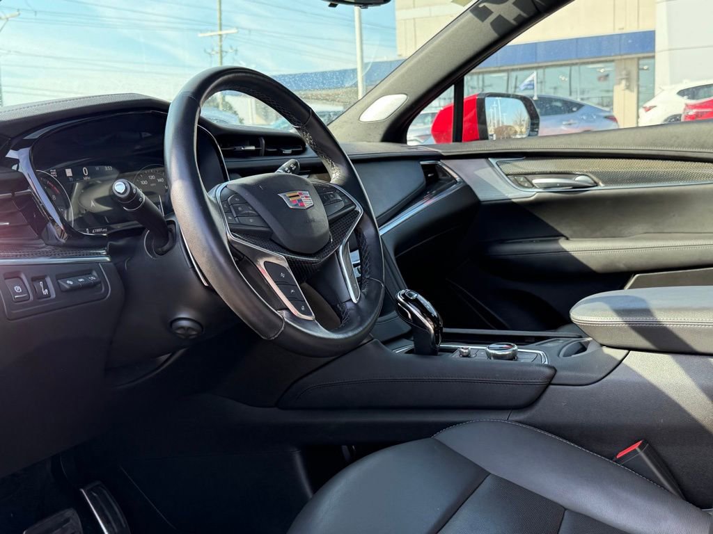 Used 2023 Cadillac XT5 Sportv w/ Technology Package image 7
