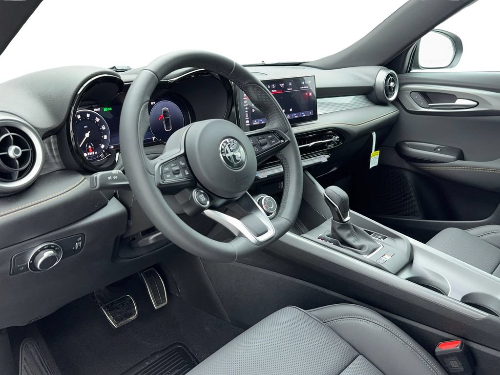 New 2025 Alfa Romeo Tonale w/ Premium Package AWD/4WD image 14