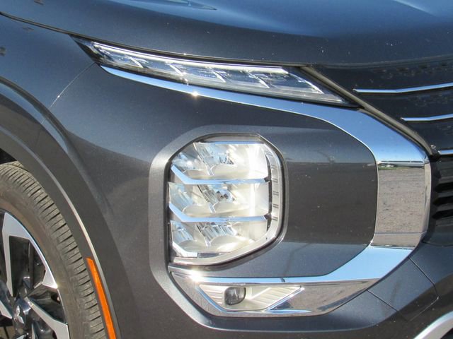 Used 2024 Mitsubishi Outlander SE image 9