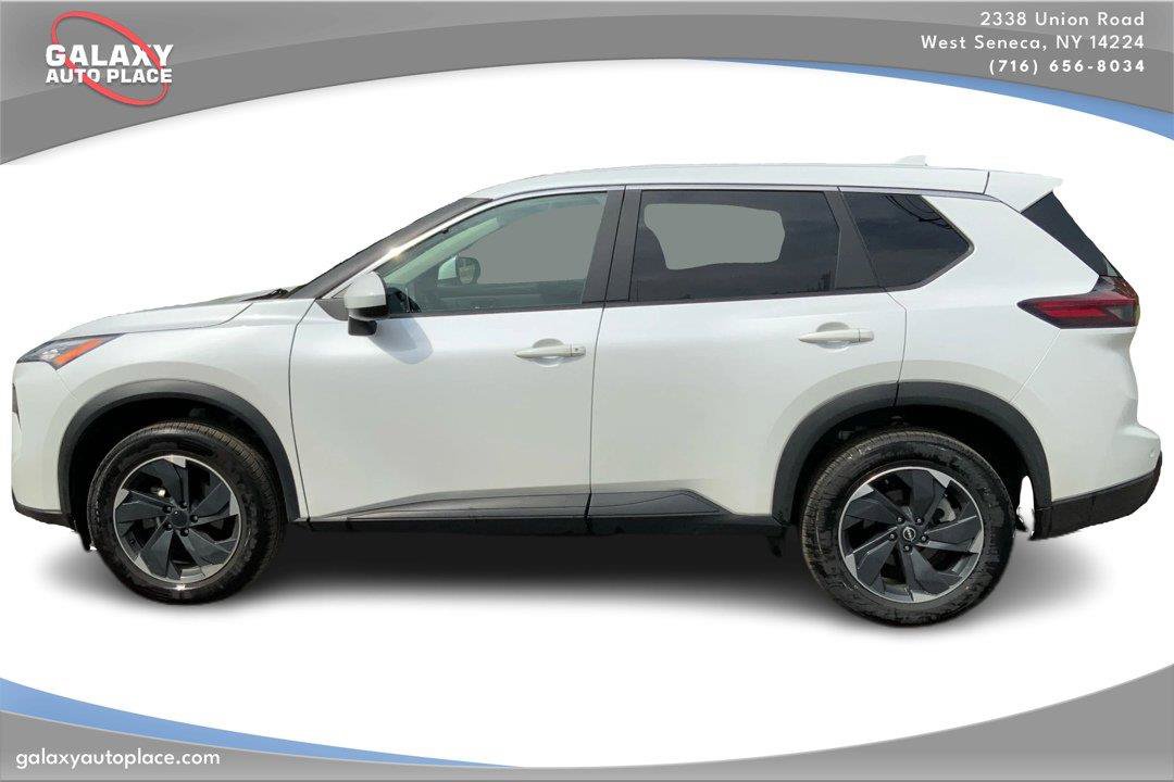 Used 2025 Nissan Rogue SV AWD/4WD image 8
