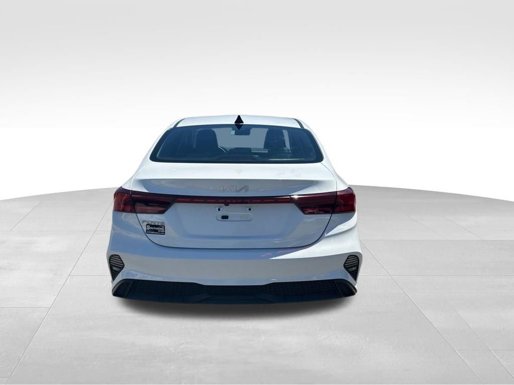 Used 2023 Kia Forte LXS FWD image 5