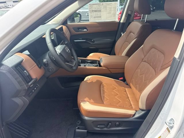 New 2026 Nissan Pathfinder Platinum AWD/4WD image 13