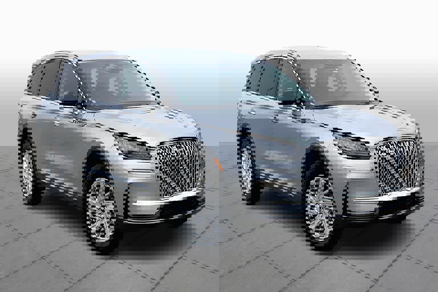 Used 2024 Lincoln Corsair FWD image 3