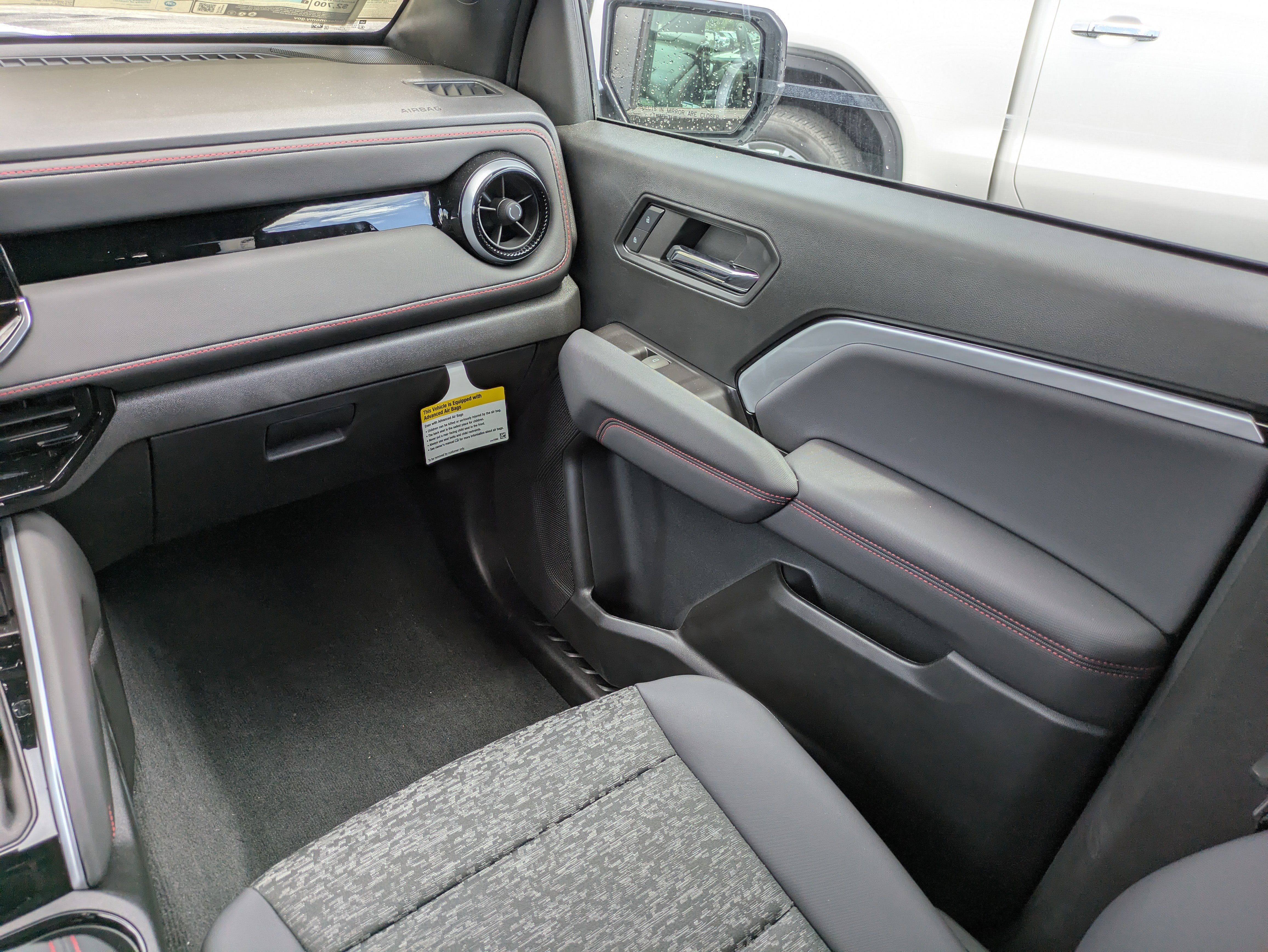 New 2024 Chevrolet Colorado Z71 w/ Z71 Convenience Package 2 image 9
