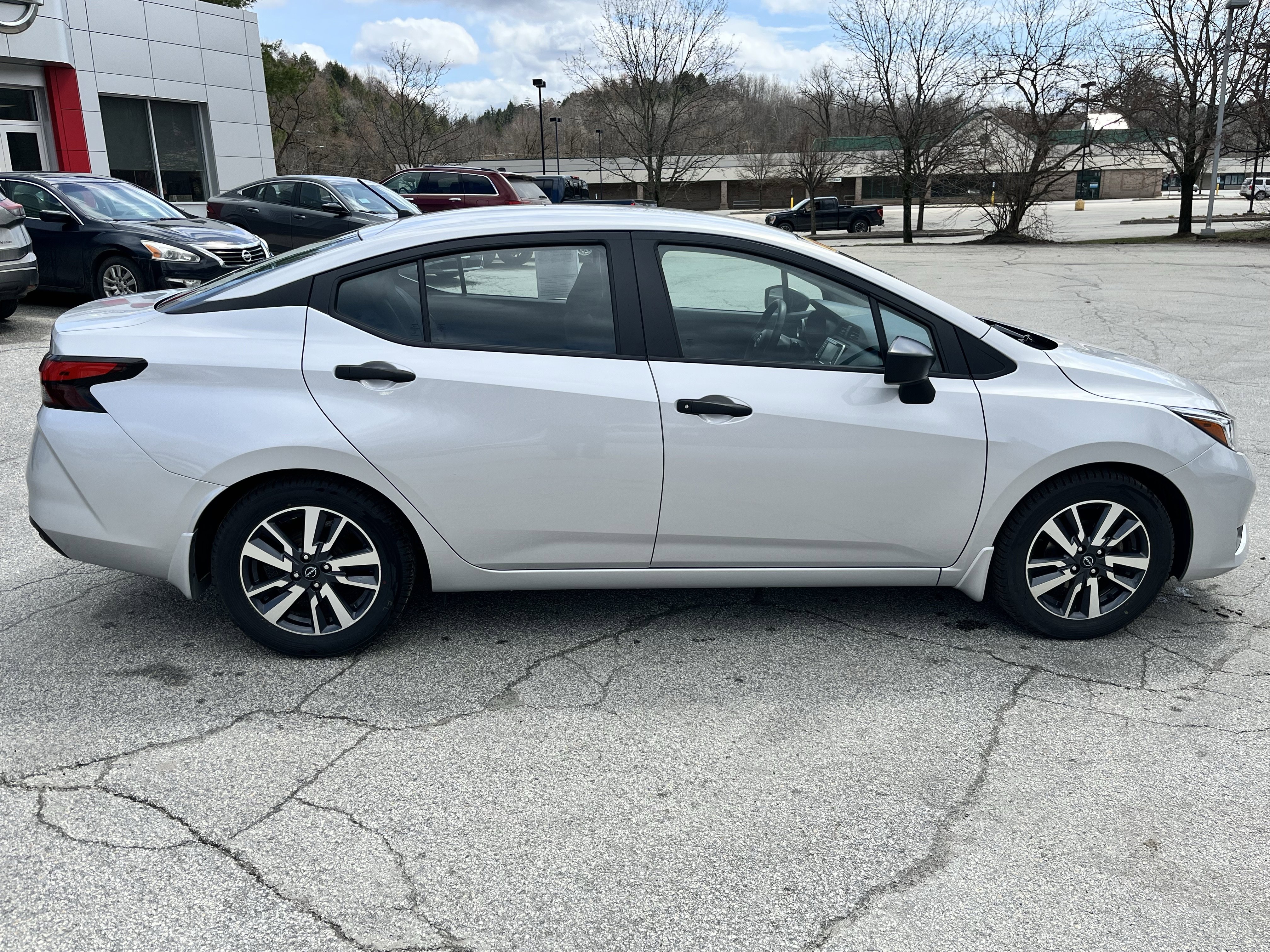 Used 2023 Nissan Versa S w/ S Plus Package FWD image 8
