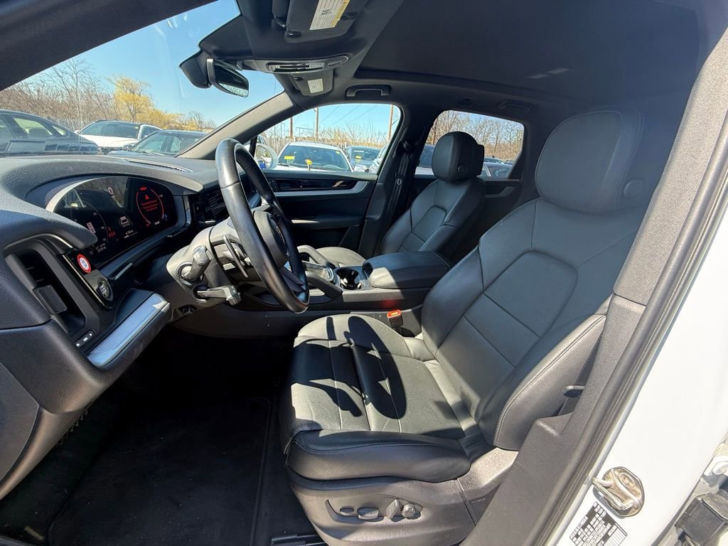 Used 2024 Porsche Cayenne image 12