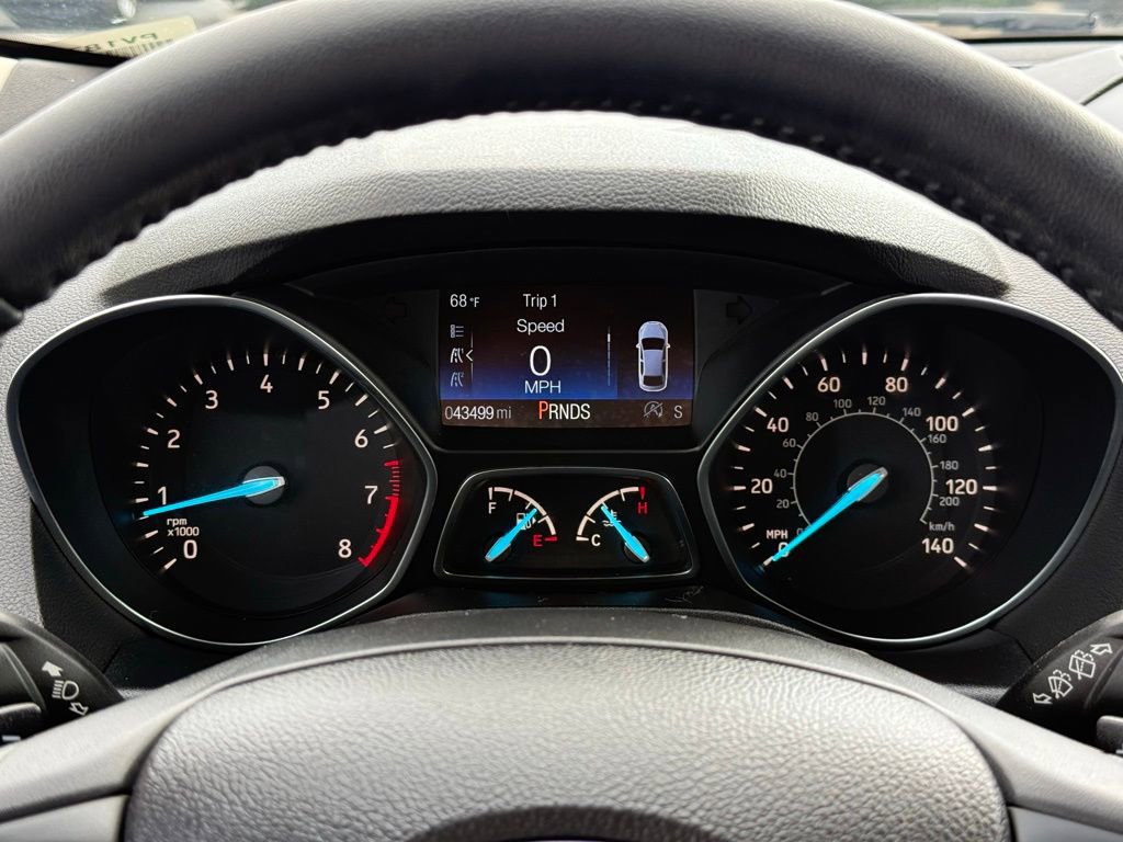 Used 2017 Ford Escape Titanium image 9