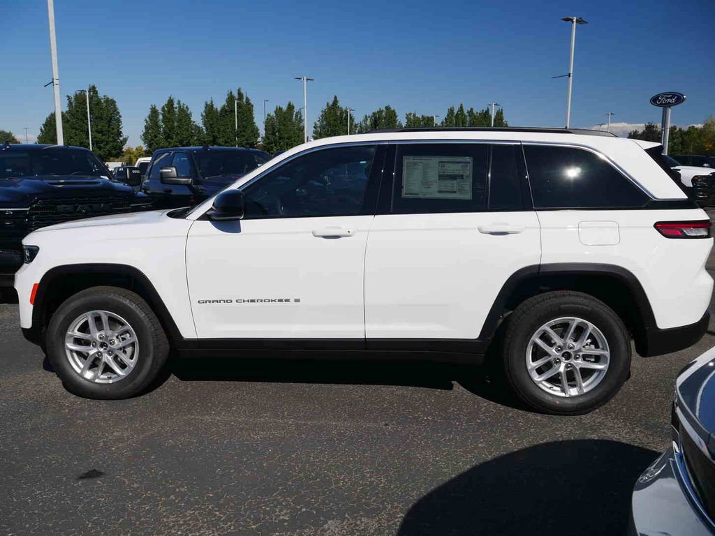 New 2025 Jeep Grand Cherokee Laredo X w/ Luxury Tech Group I image 12