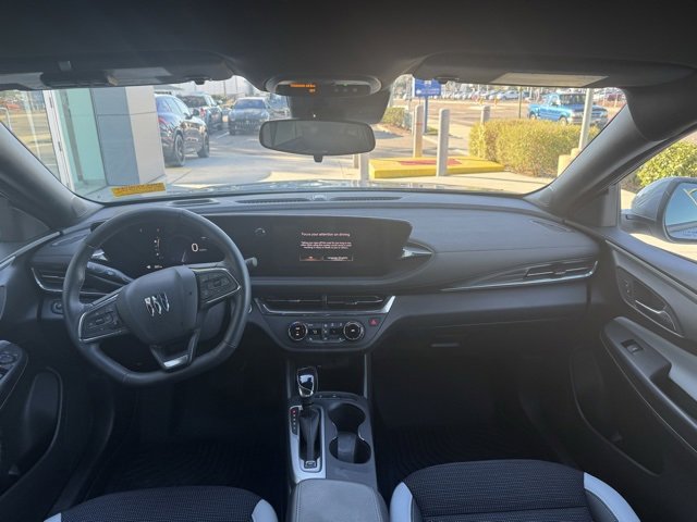 Used 2025 Buick Envista Preferred w/ Convenience I Package image 10