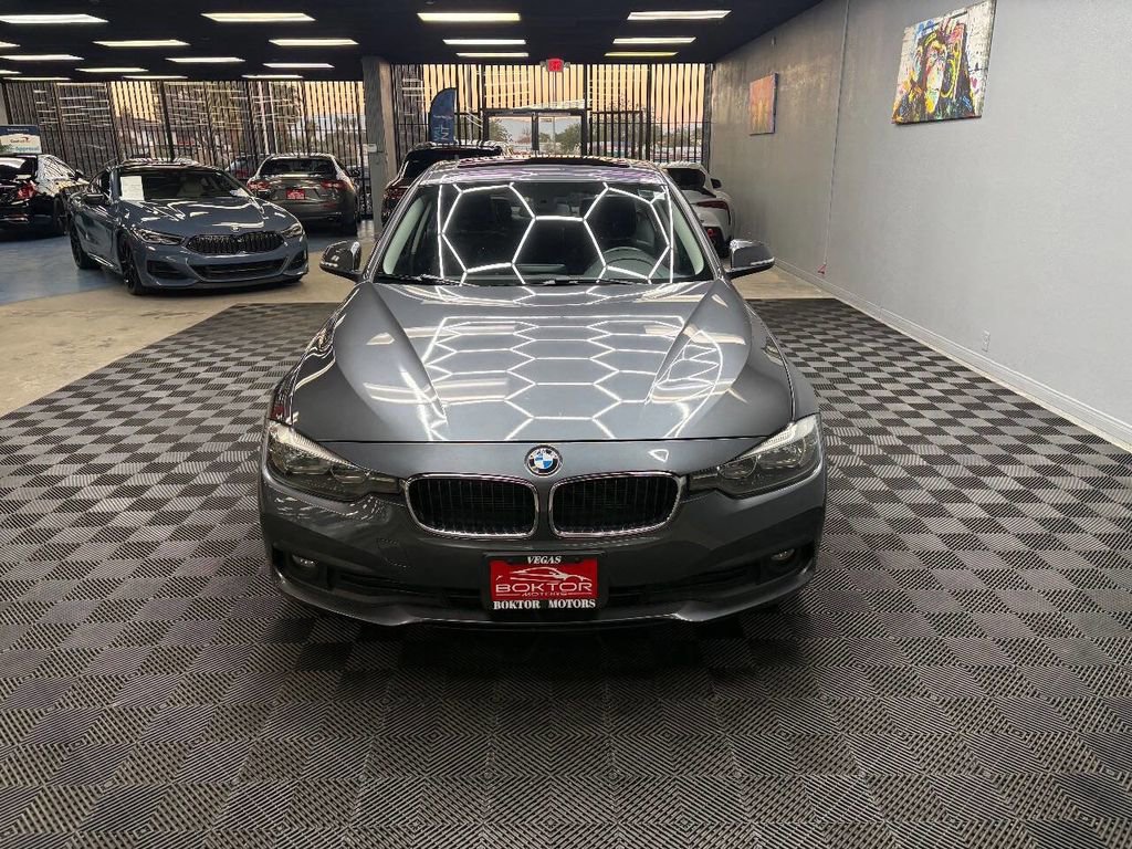 Used 2016 BMW 320i xDrive Sedan image 4