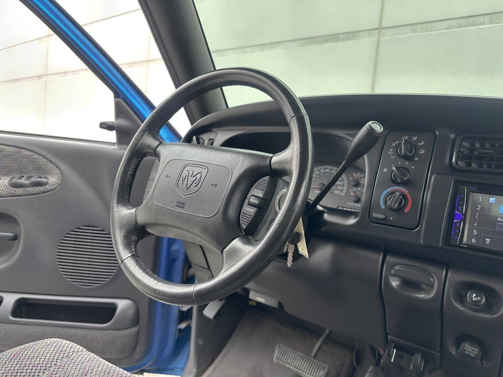 Used 2000 Dodge Ram 1500 Truck ST image 29