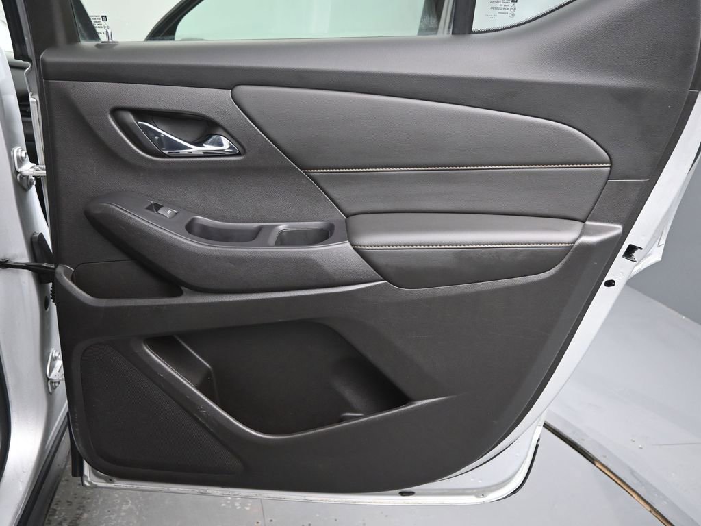 Used 2018 Chevrolet Traverse LS image 18