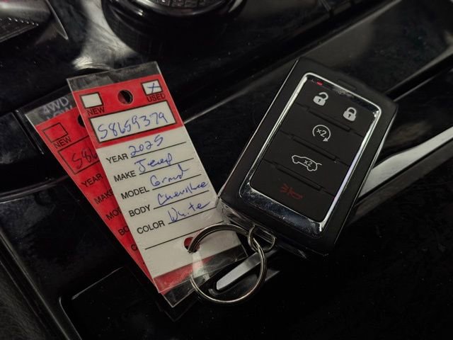 Used 2025 Jeep Grand Cherokee Summit image 38