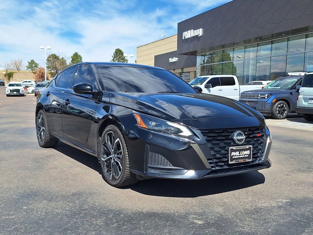 Used 2024 Nissan Altima 2.5 SR w/ SR Premium Package image 1