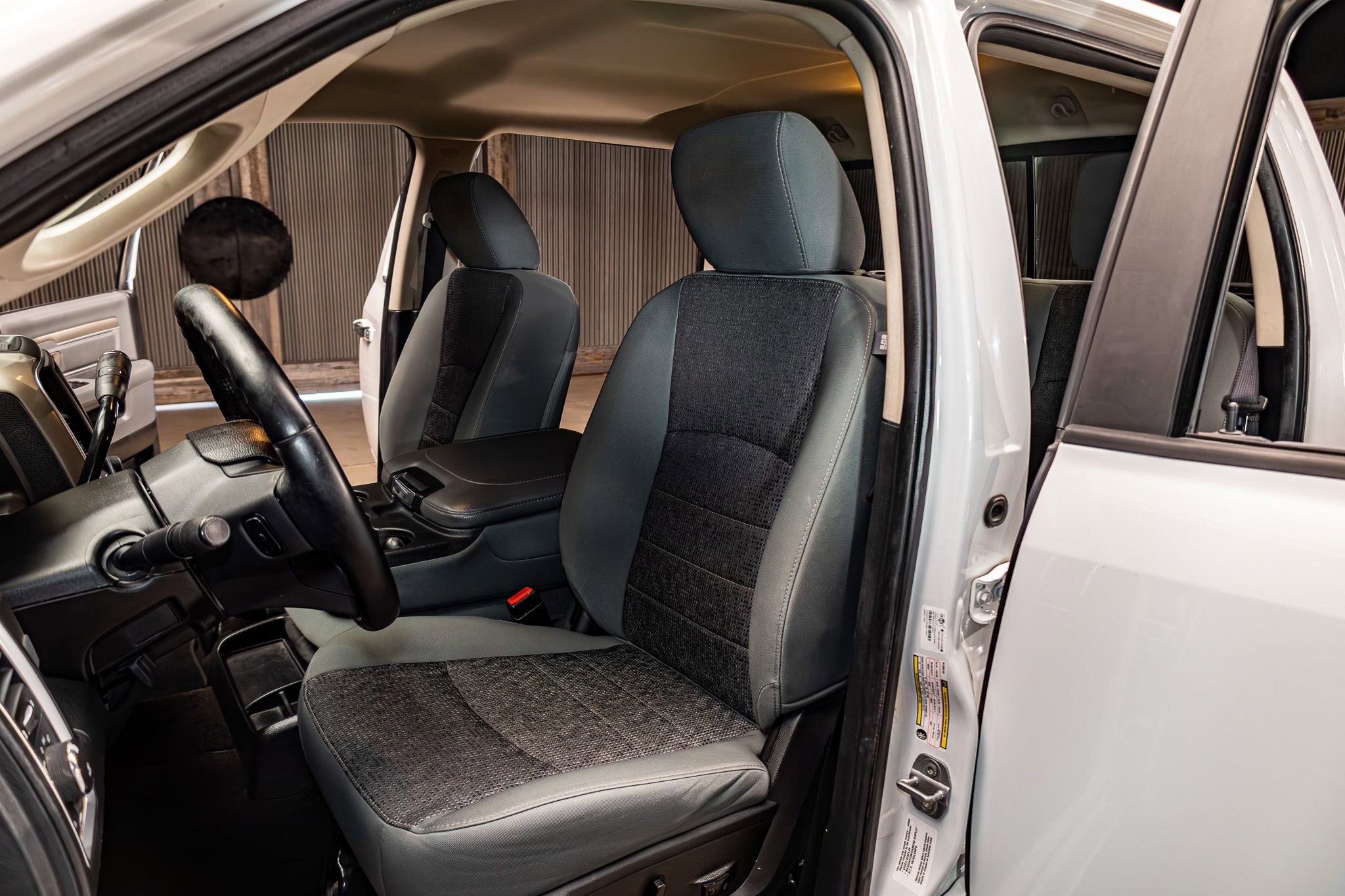 Used 2014 RAM 2500 SLT w/ Luxury Group RWD image 19