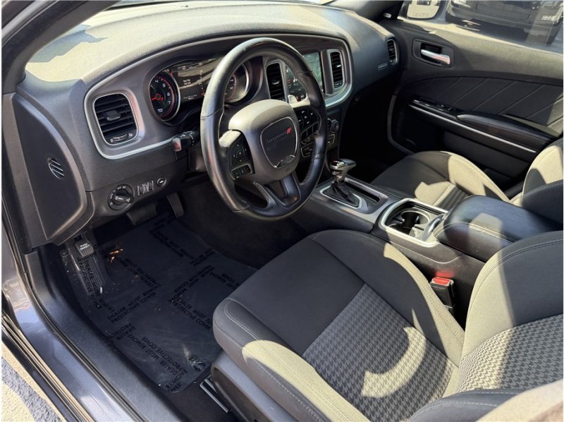 Used 2019 Dodge Charger R/T RWD image 15