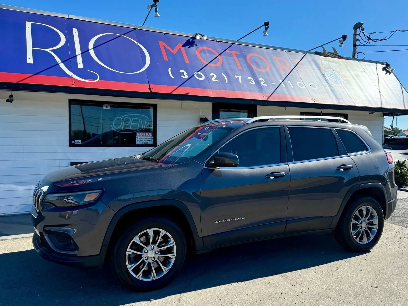Used 2020 Jeep Cherokee Latitude Plus w/ Comfort/Convenience Group