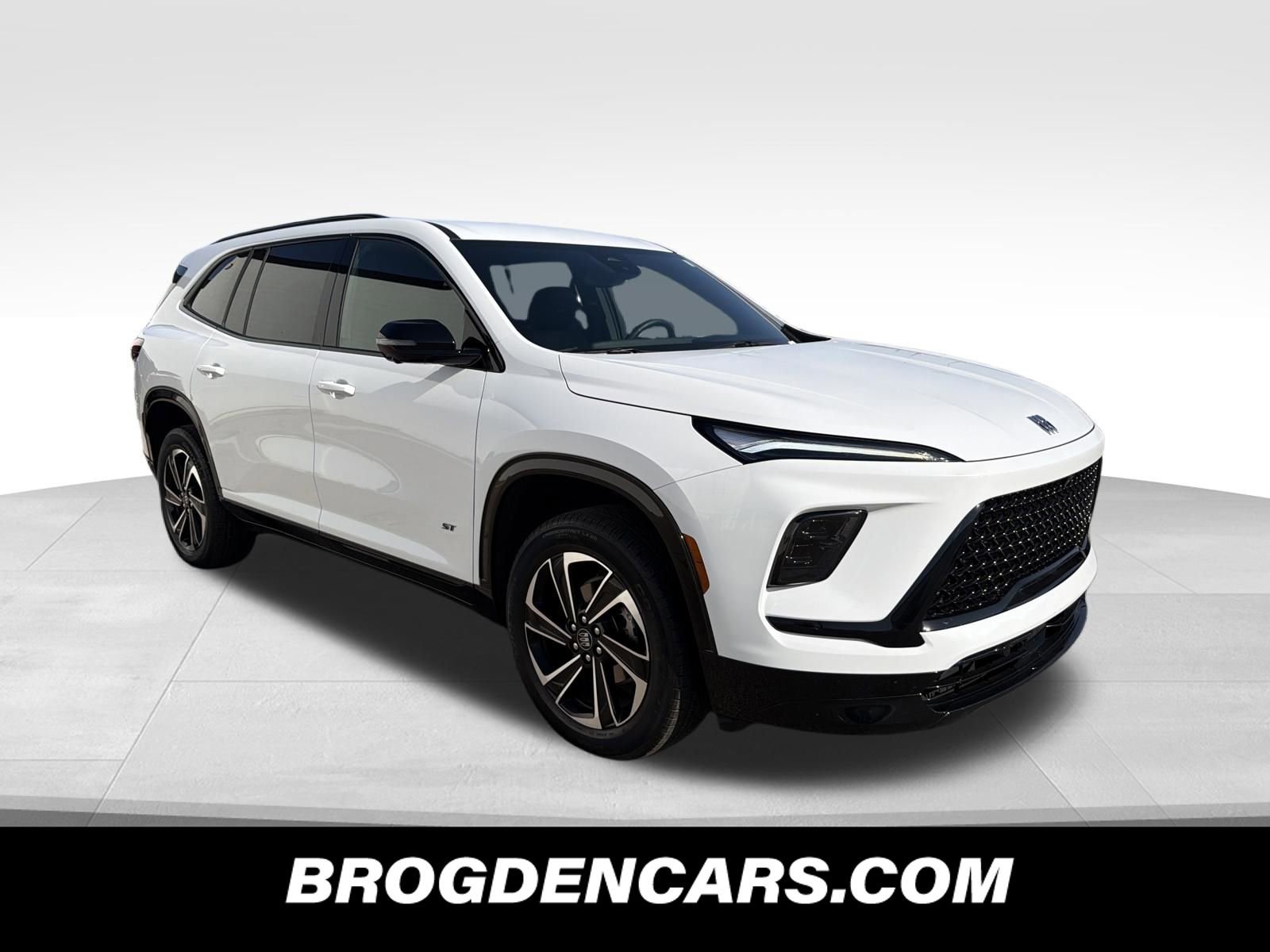 Used 2025 Buick Enclave Sport Touring image 1