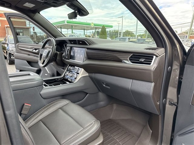 Certified 2021 GMC Yukon Denali w/ Denali Premium Package image 30