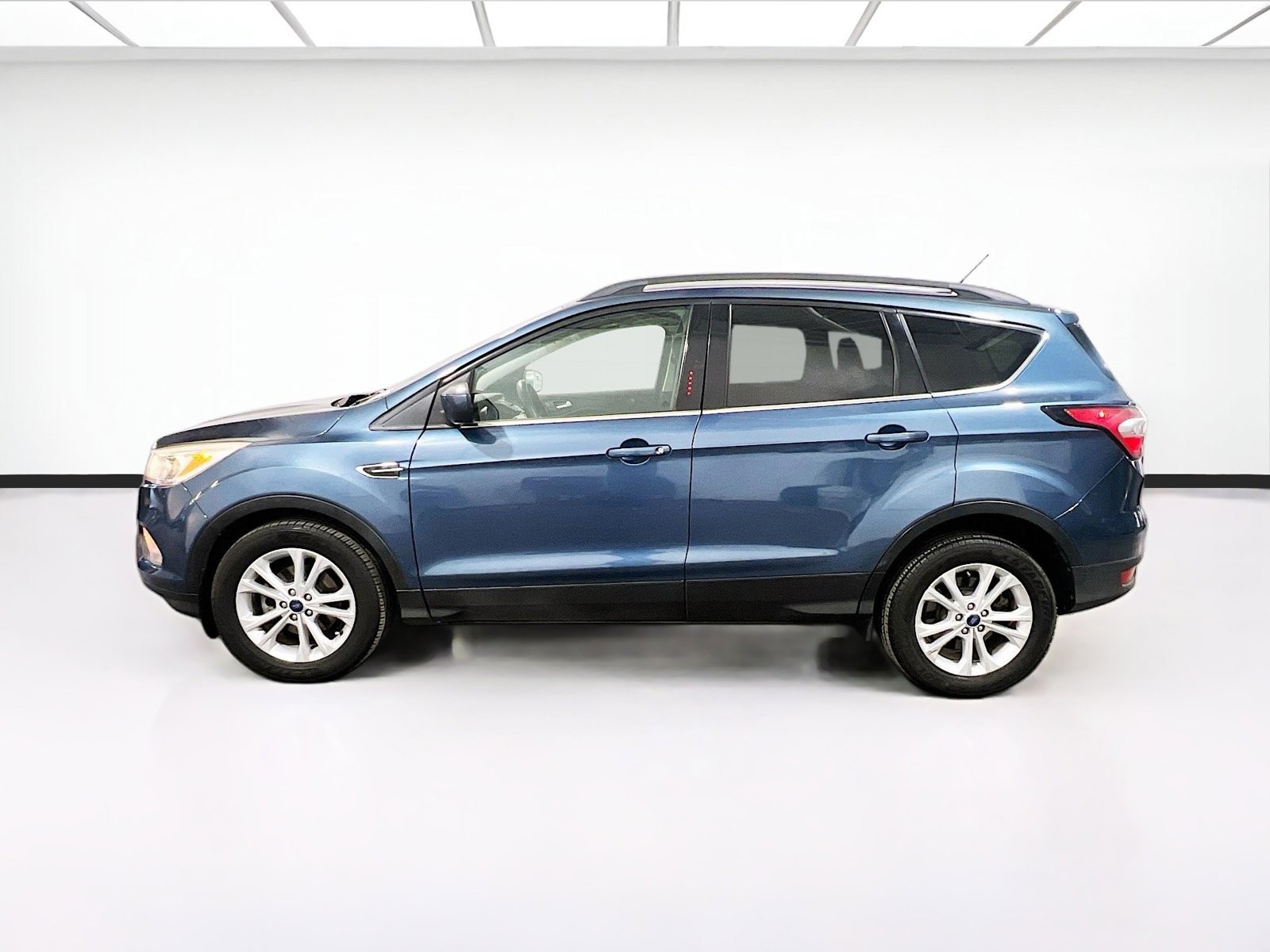 Used 2018 Ford Escape SE image 23