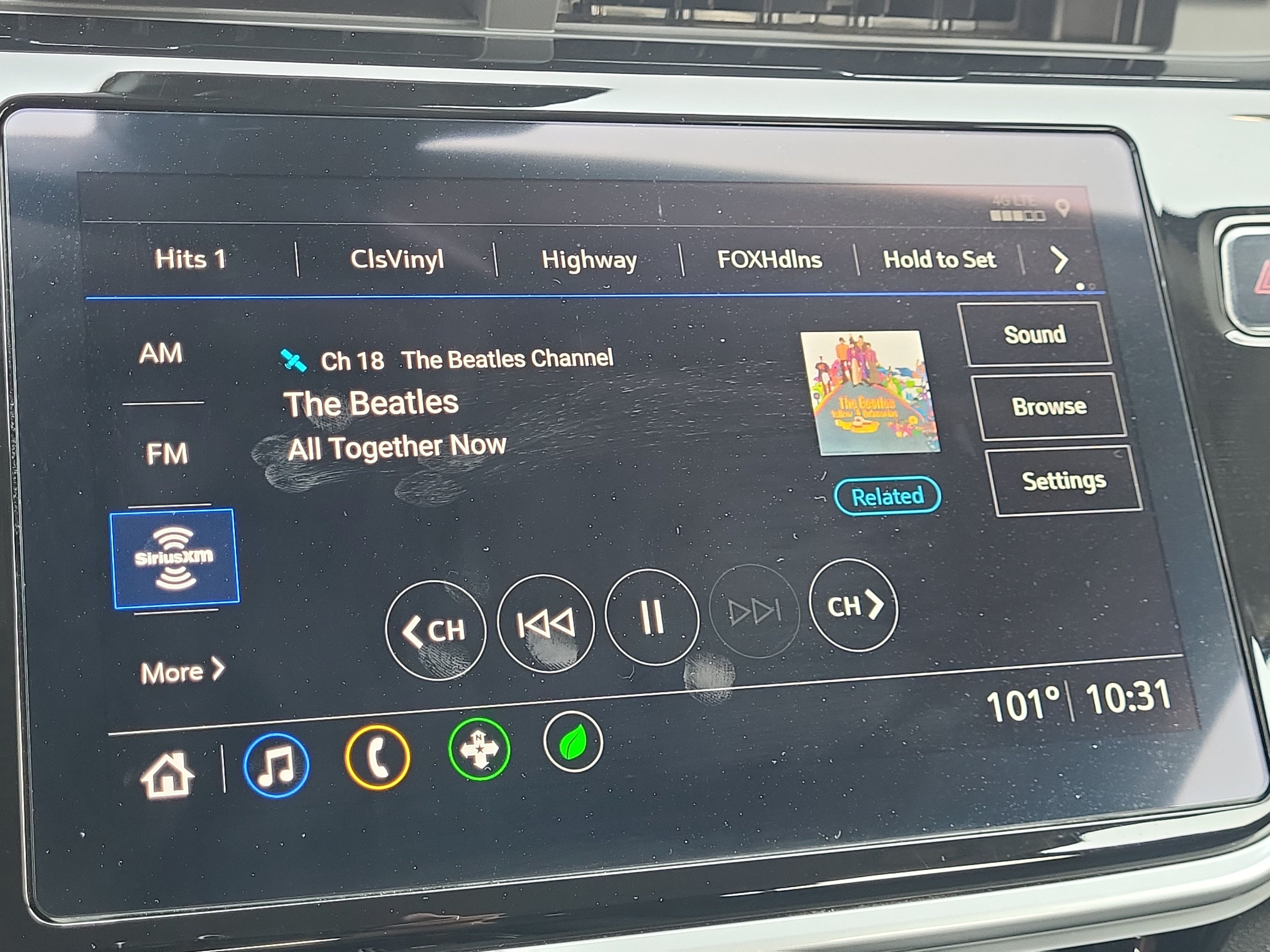 Used 2023 Chevrolet Bolt EUV LT FWD image 25
