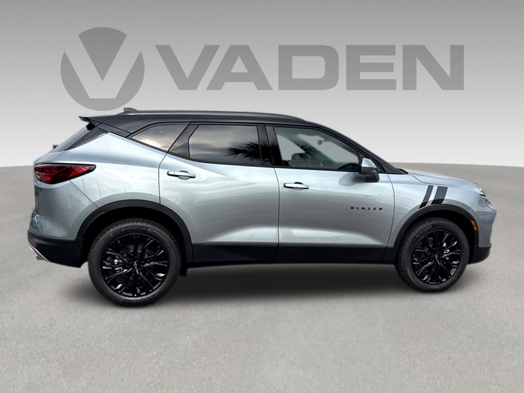 New 2026 Chevrolet Blazer LT w/ LPO, Black Sport Package FWD image 29