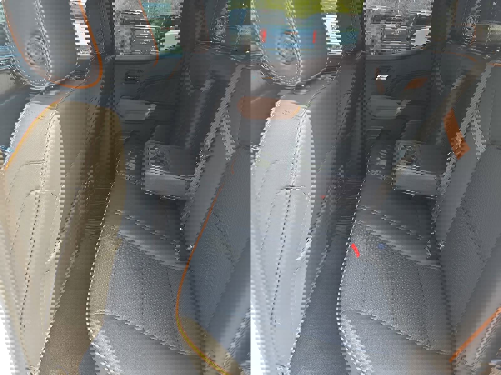 Used 2025 GMC Canyon AT4 w/ Nightfall Edition image 16