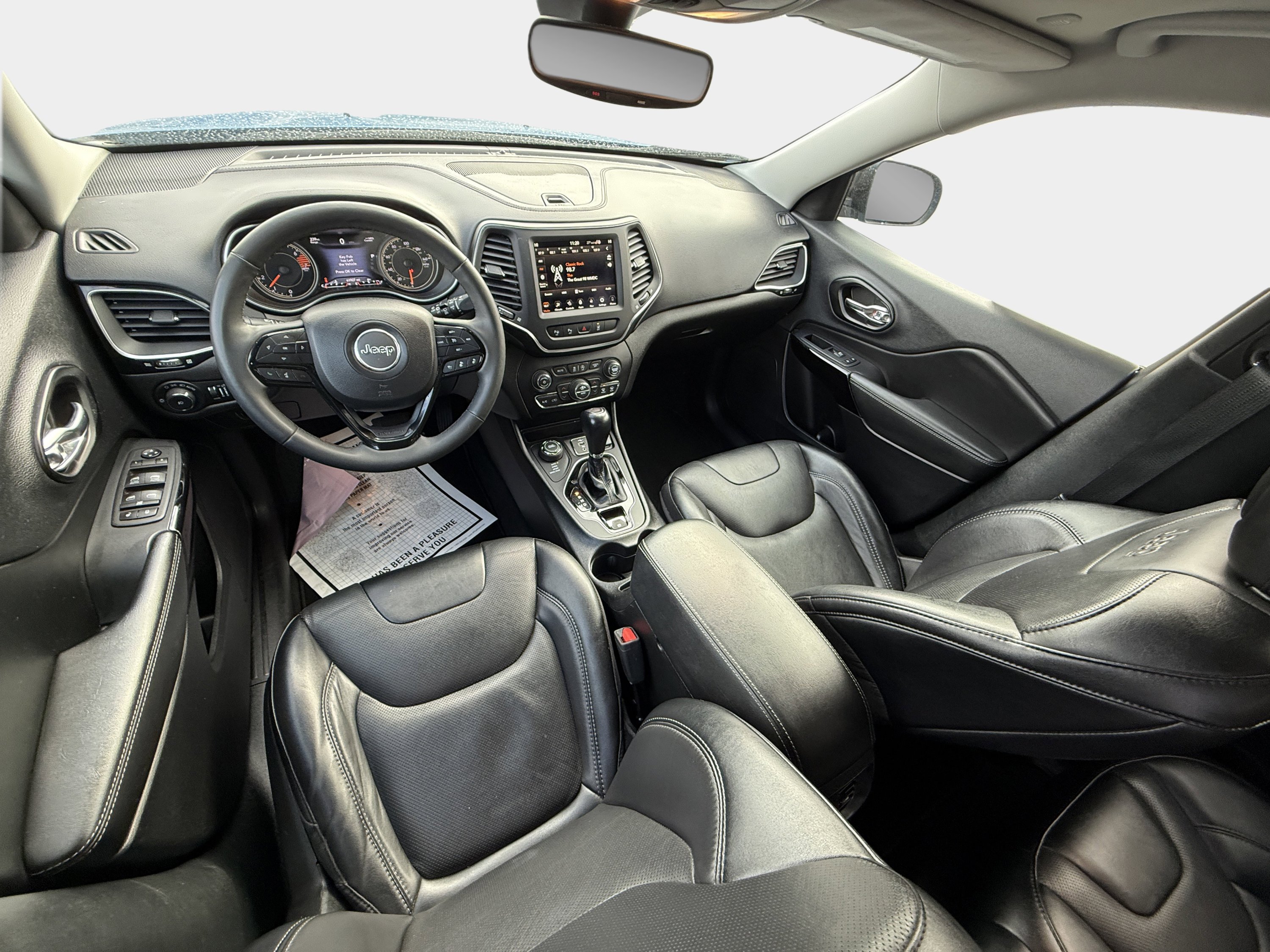 Used 2023 Jeep Cherokee Altitude Lux AWD/4WD image 10