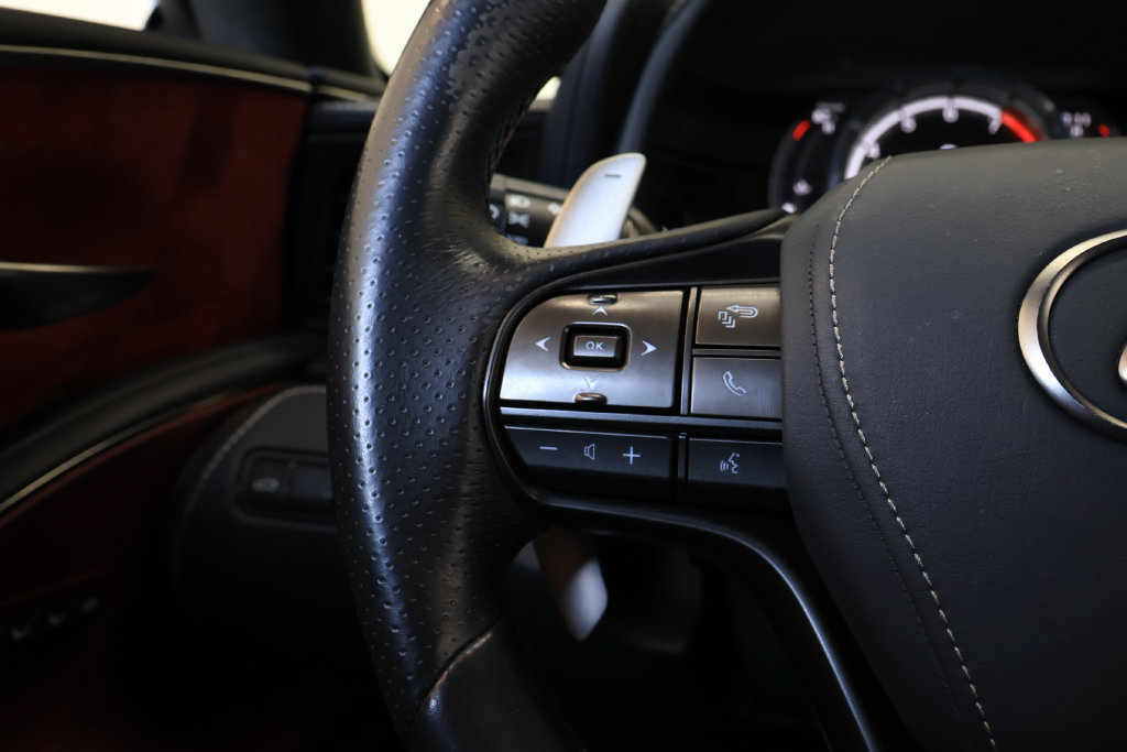 Used 2018 Lexus LC 500 Coupe w/ Performance Package RWD image 27