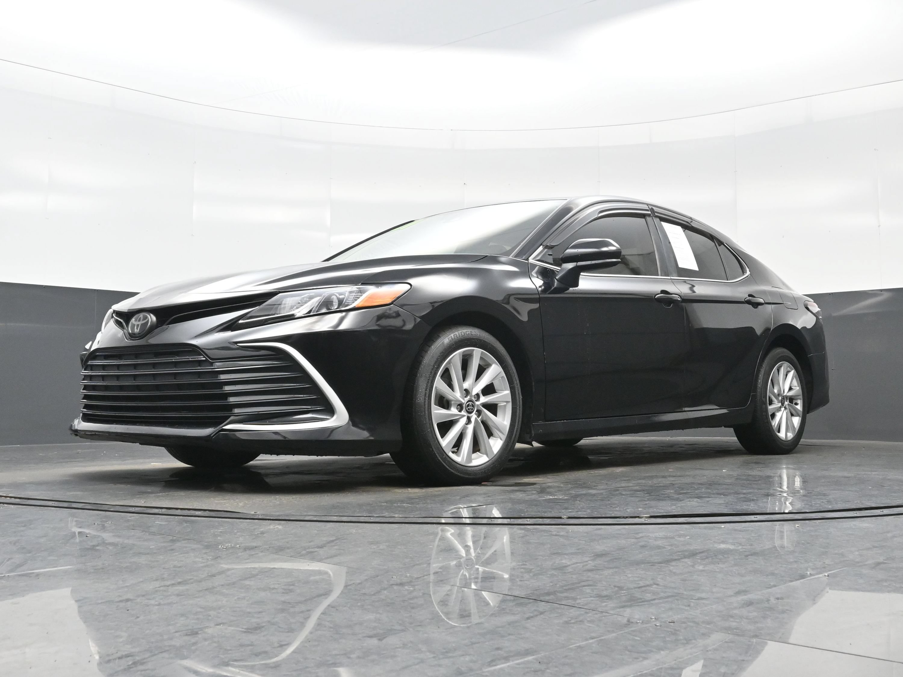 Used 2021 Toyota Camry LE FWD image 24
