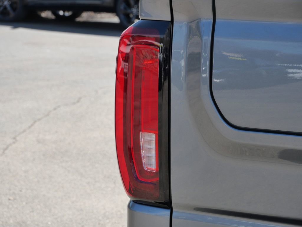 Used 2021 GMC Sierra 1500 SLT w/ SLT Premium Plus Package AWD/4WD image 9