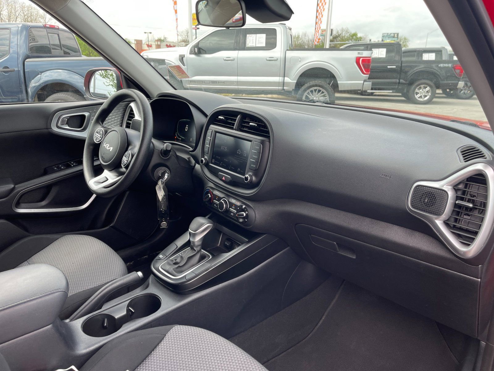 Used 2024 Kia Soul LX w/ Option Group 015 FWD image 18