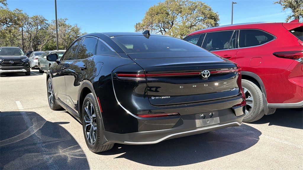 Used 2024 Toyota Crown Limited image 7