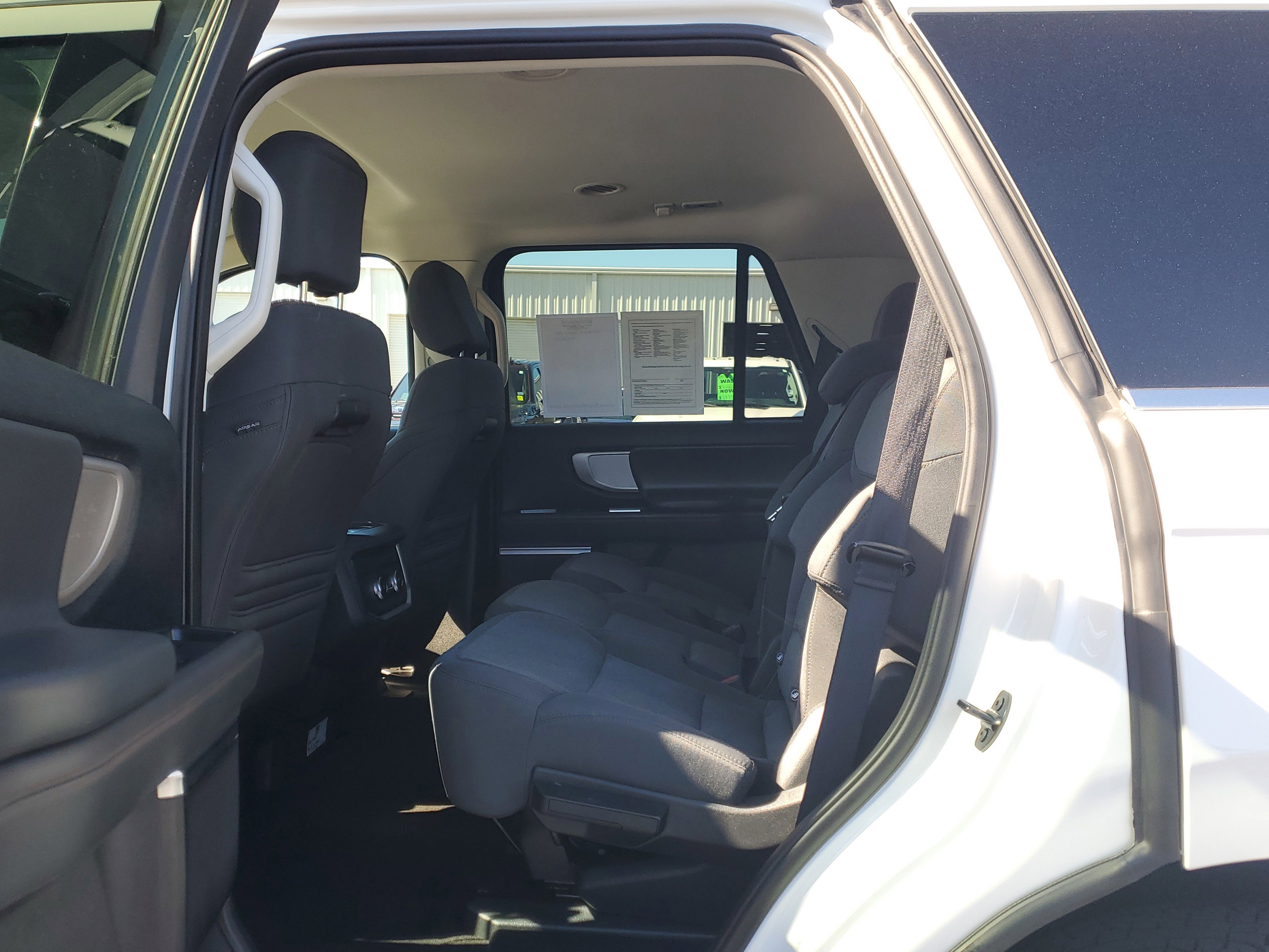 Certified 2025 Ford Expedition Active image 14