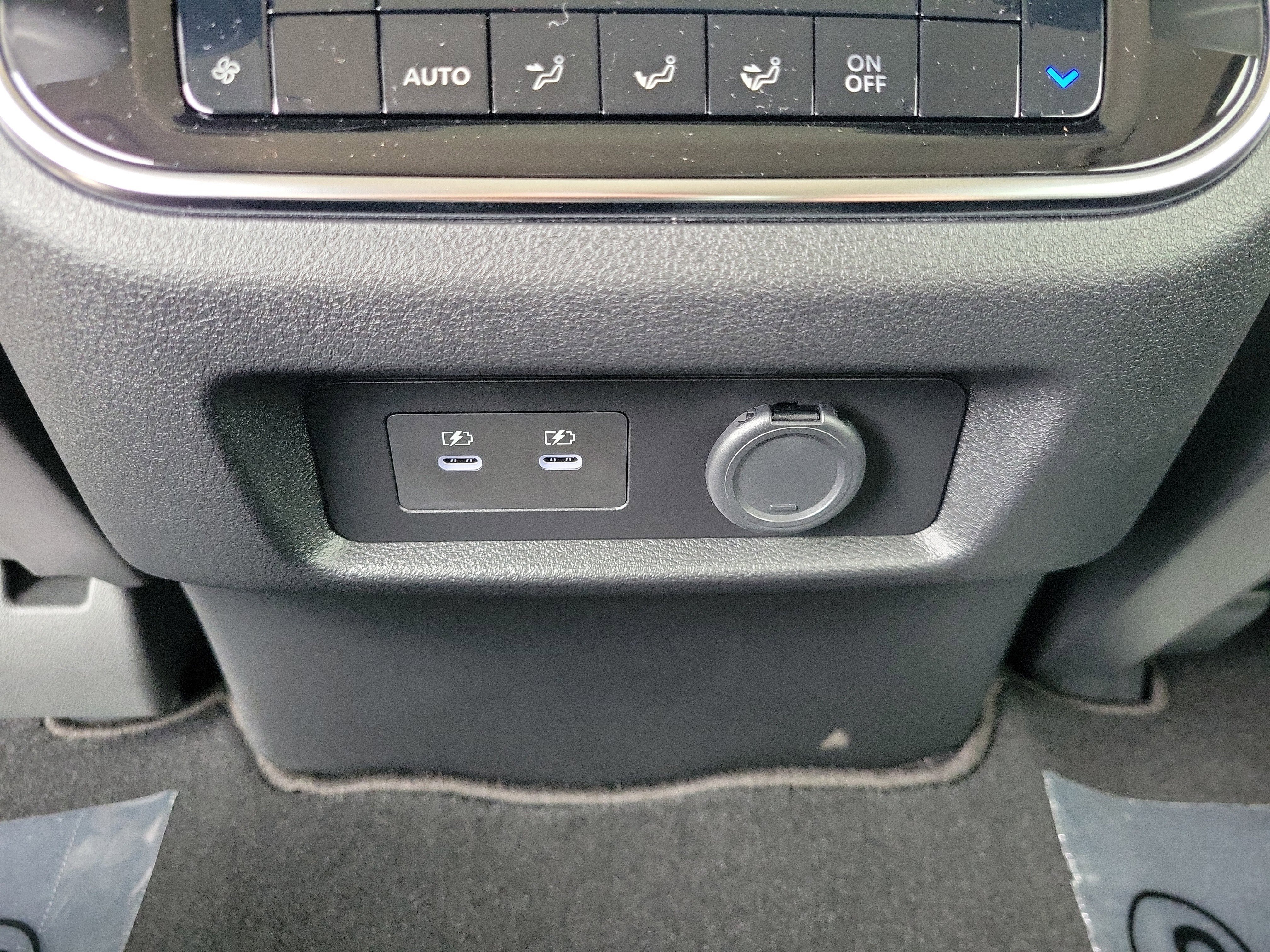 New 2026 Nissan Armada SV image 13