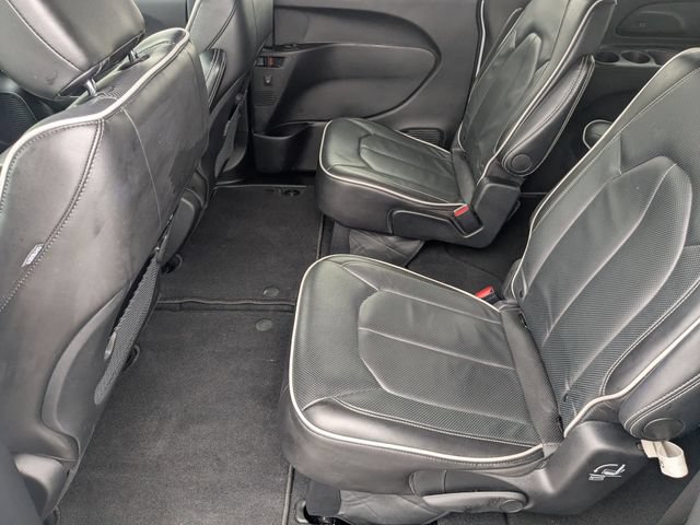Used 2025 Chrysler Pacifica Limited FWD image 20