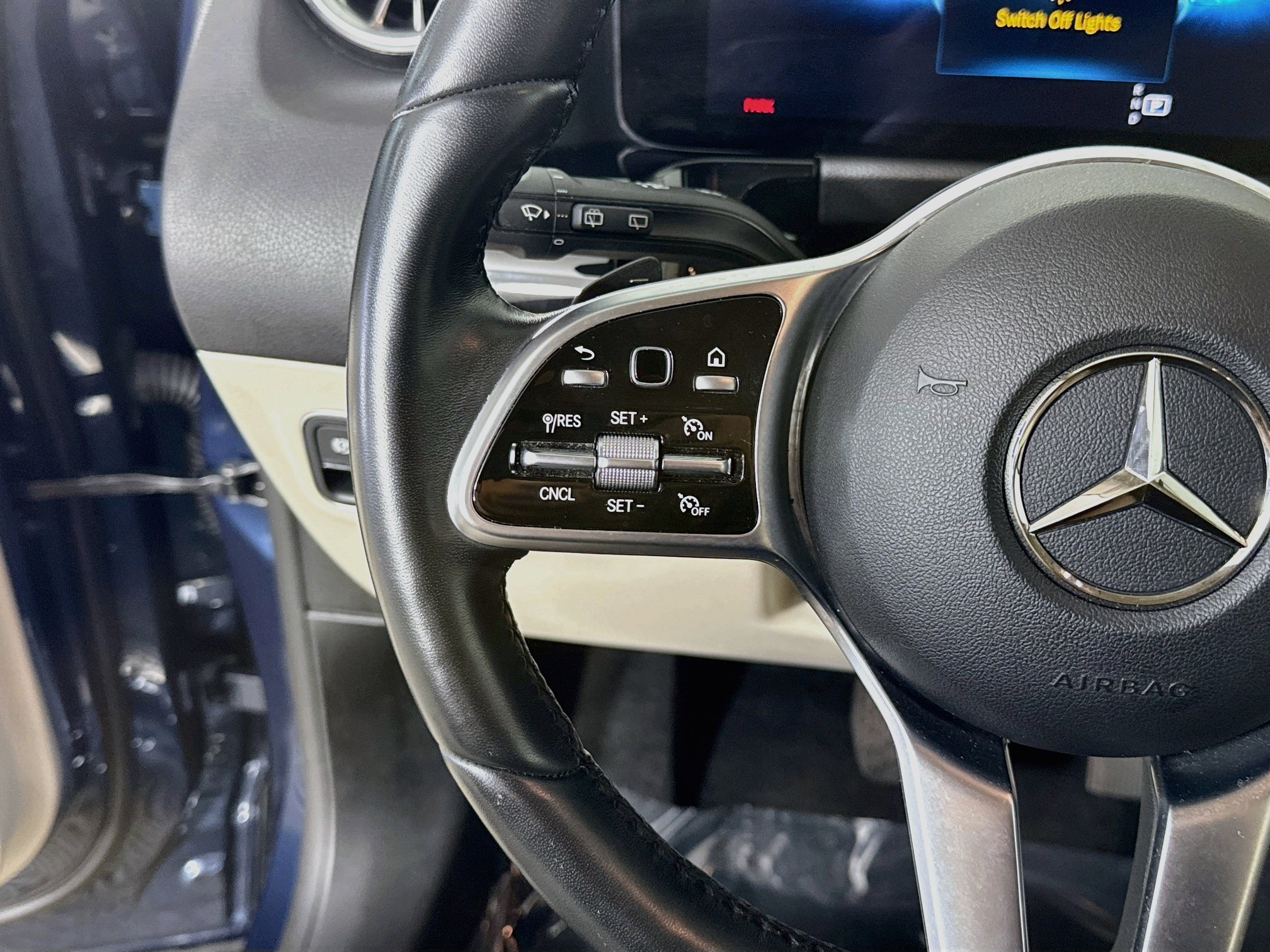 Used 2023 Mercedes-Benz GLA 250 4MATIC w/ Premium Package image 14