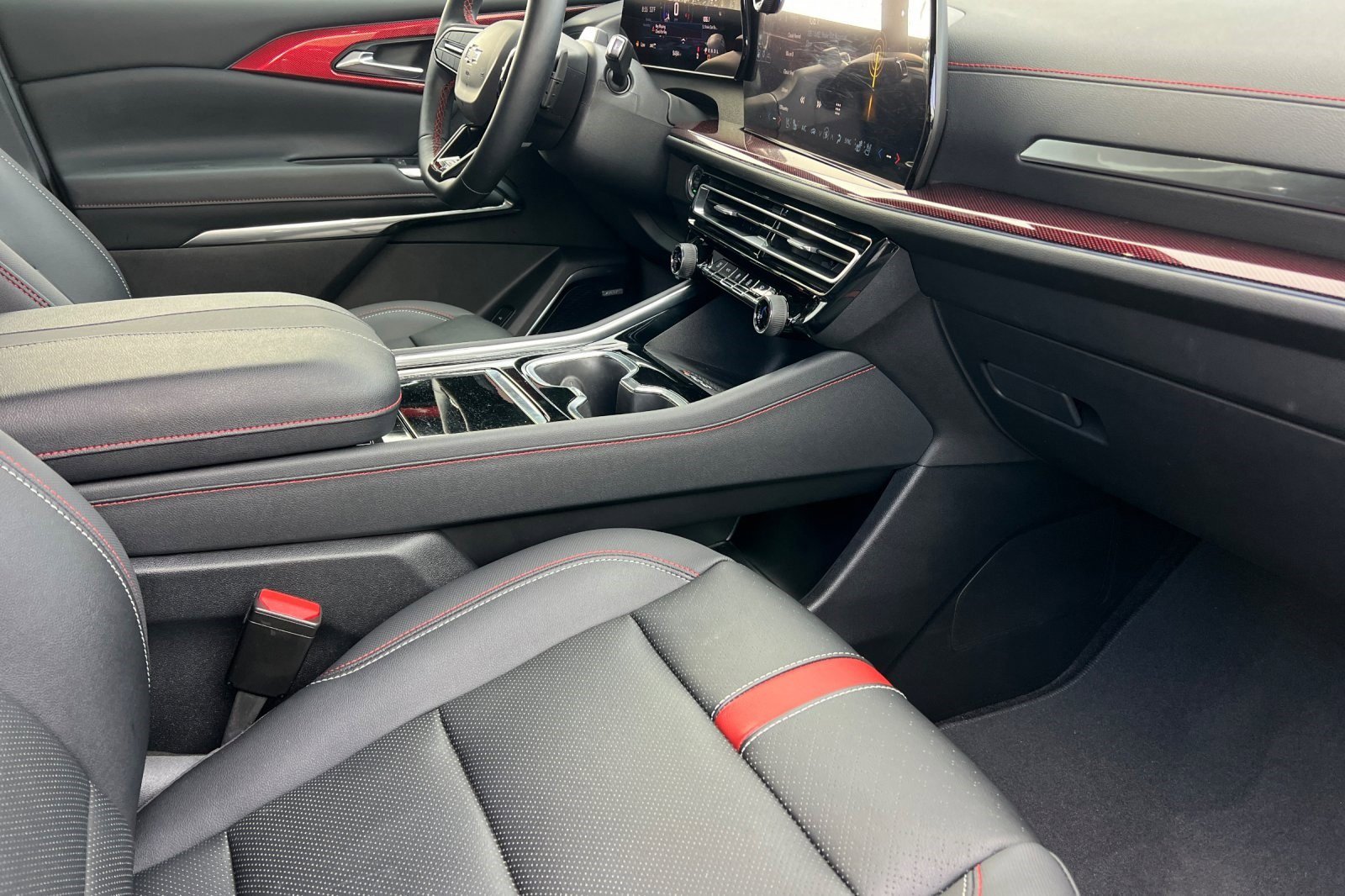 Certified 2024 Chevrolet Traverse RS w/ LPO, Floor Liner Package image 25