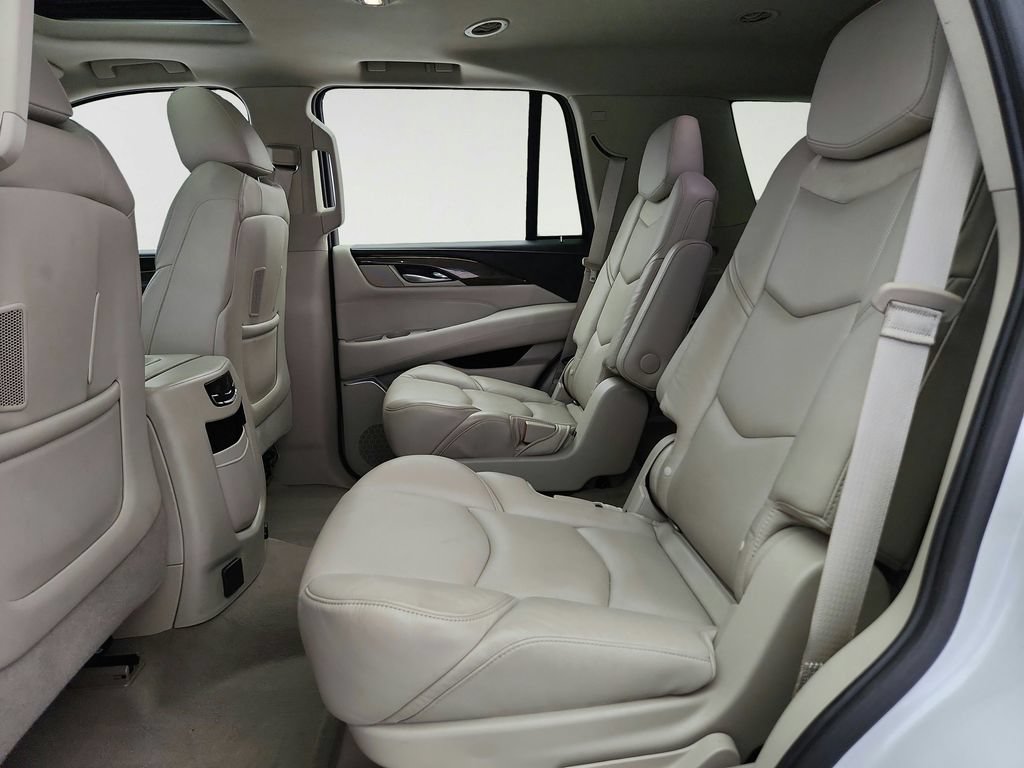 Used 2018 Cadillac Escalade Luxury AWD/4WD image 28
