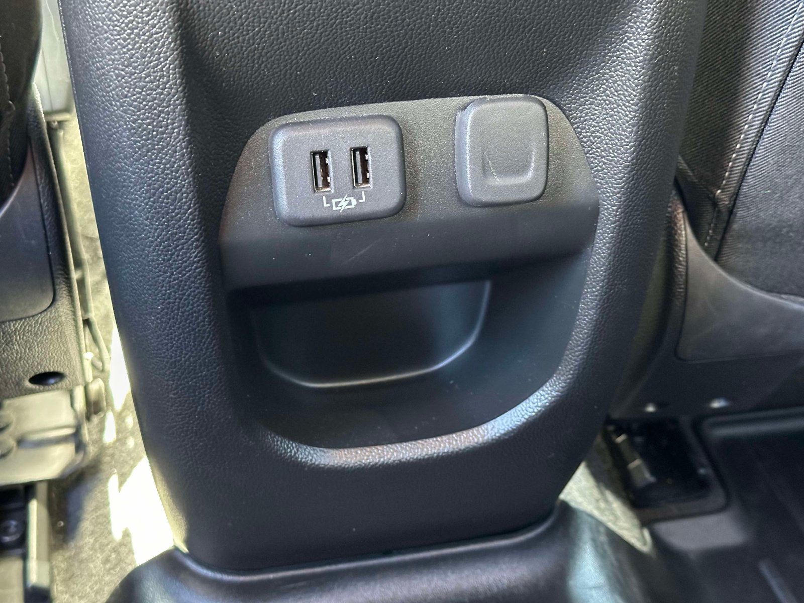 Used 2022 Chevrolet Colorado LT w/ LT Convenience Package AWD/4WD image 12