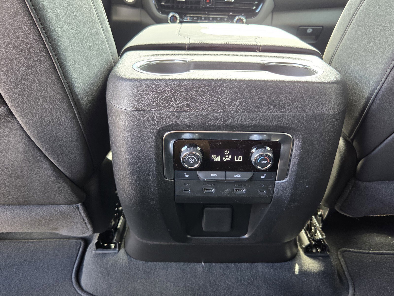 New 2026 Chevrolet Suburban Premier image 13