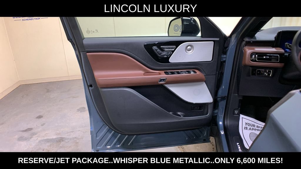 Used 2025 Lincoln Aviator Reserve w/ Equipment Group 201A AWD/4WD image 32