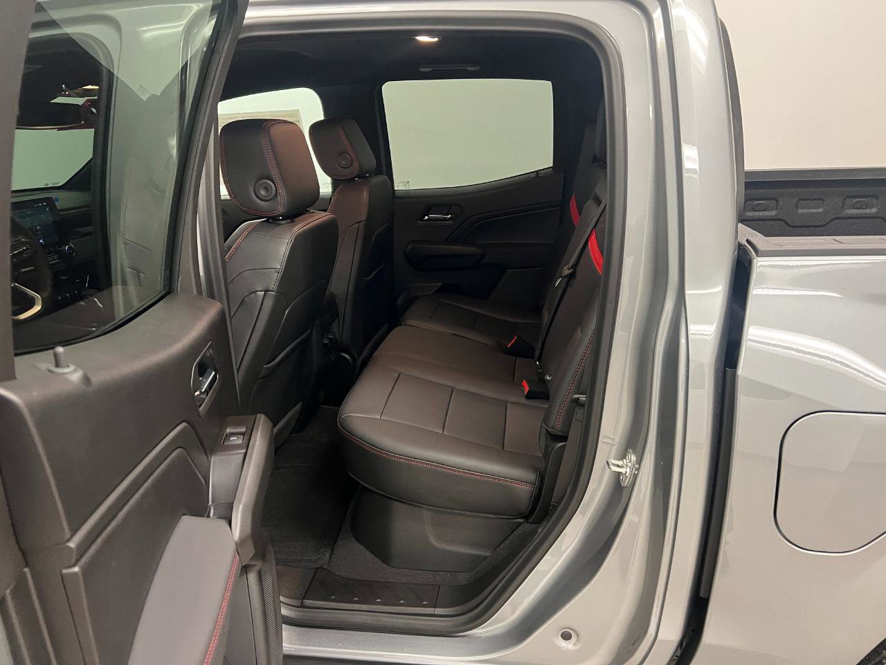New 2026 Chevrolet Colorado Z71 w/ Technology Package AWD/4WD image 30