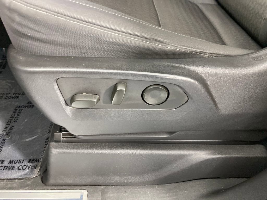 Used 2023 Chevrolet Silverado 1500 LT image 8