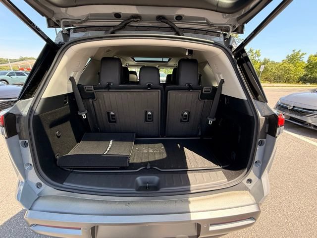 New 2026 Nissan Pathfinder Platinum w/ Cargo Package AWD/4WD image 18