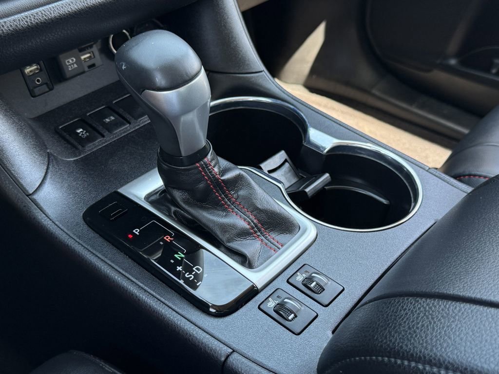 Used 2019 Toyota Highlander SE image 20